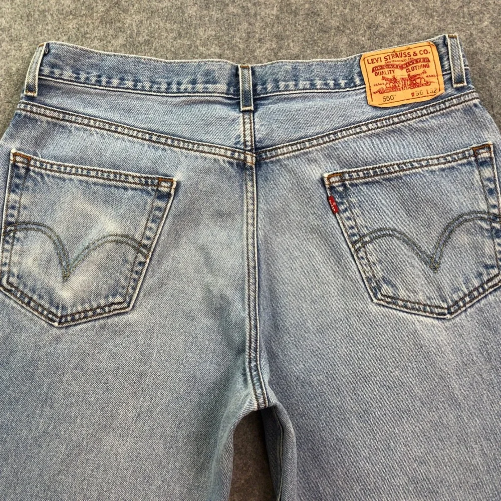 Levi's 550 Vintage Mens Jeans 36x30 Relaxed Fit Tapered Leg Light Wash Denim